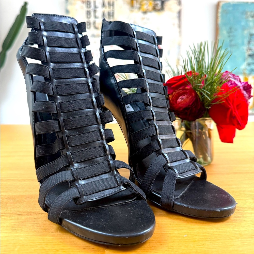 Steve Madden size 9 1/2 stretchy high heels black